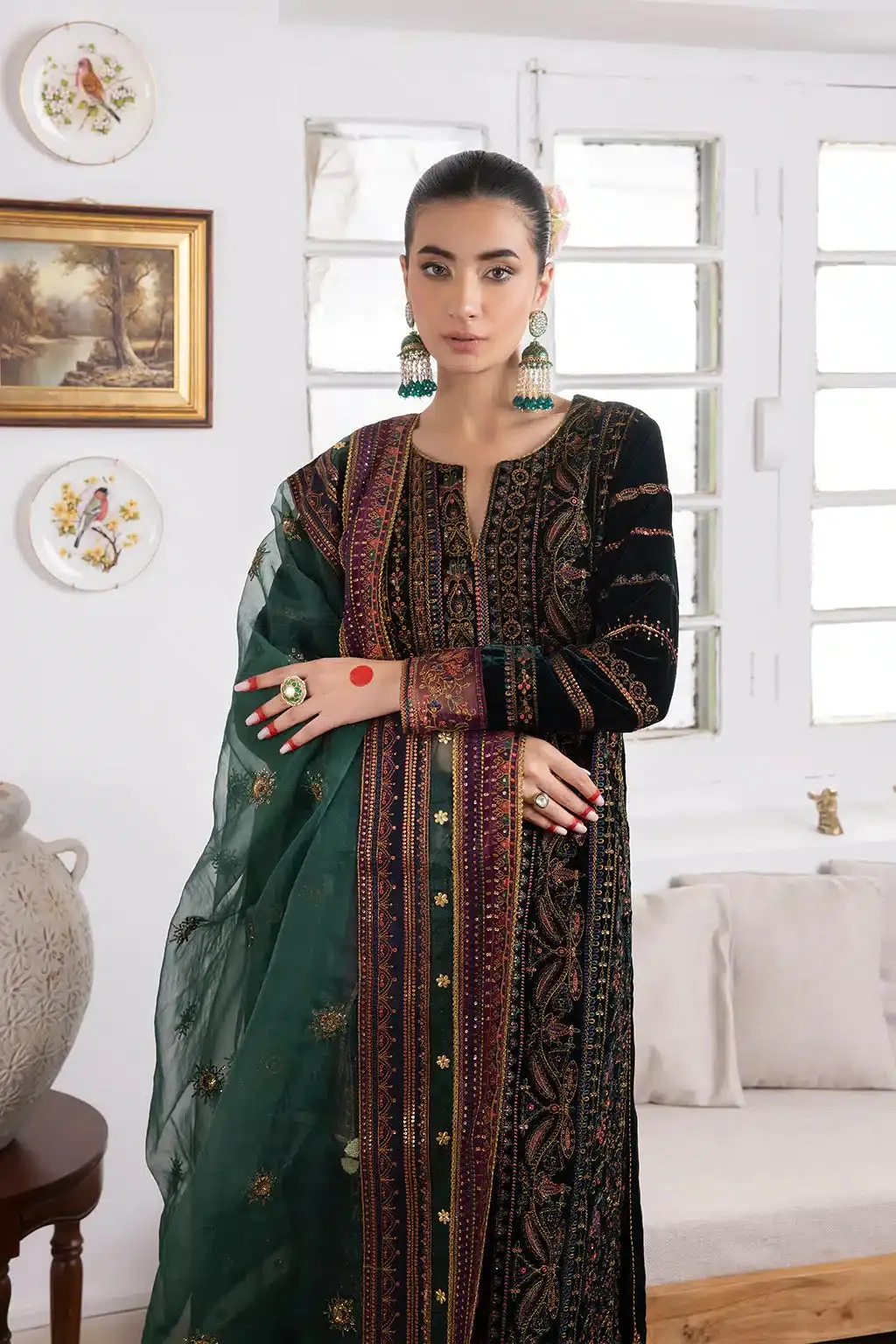 Iznik | Festive Velvet 23 | IV-22 HUSHAIMA