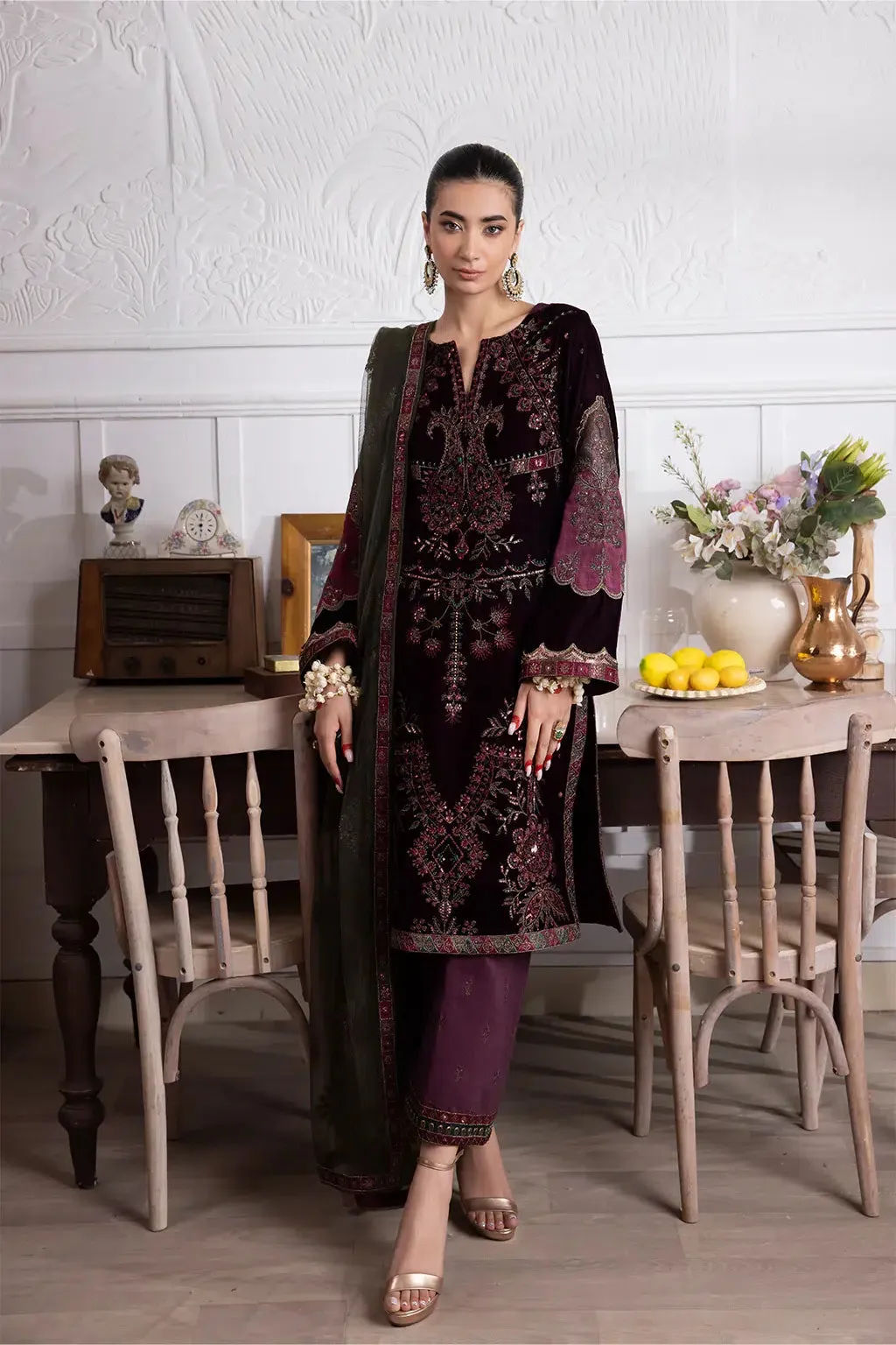 Iznik | Festive Velvet 23 | IV-30 AZITAH