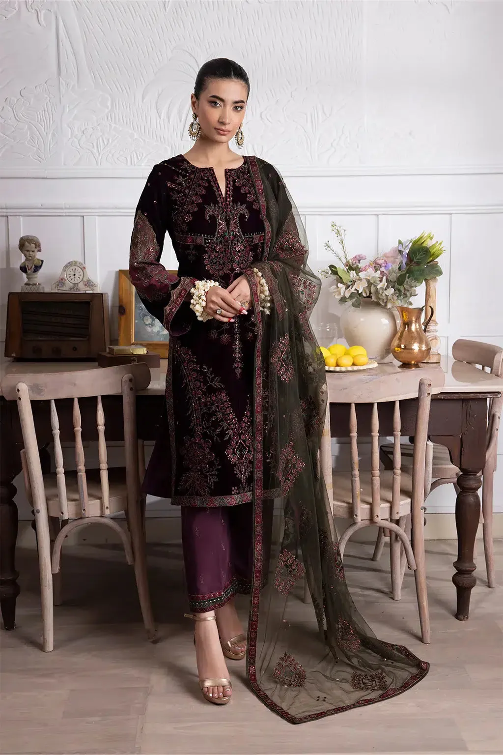 Iznik | Festive Velvet 23 | IV-30 AZITAH