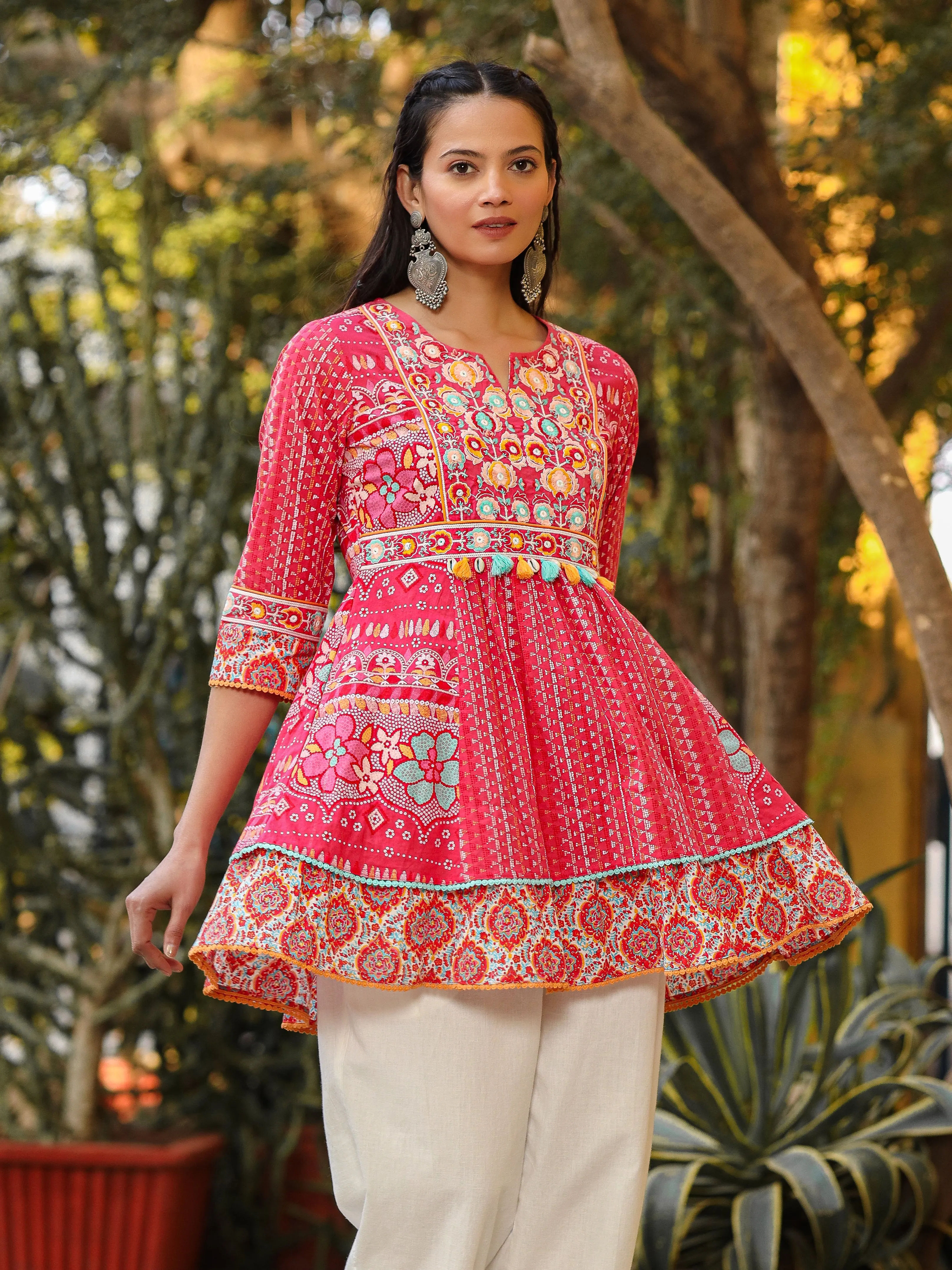 Juniper The Sujani Pink Floral Printed Pure Cotton Tunic With Thread Work