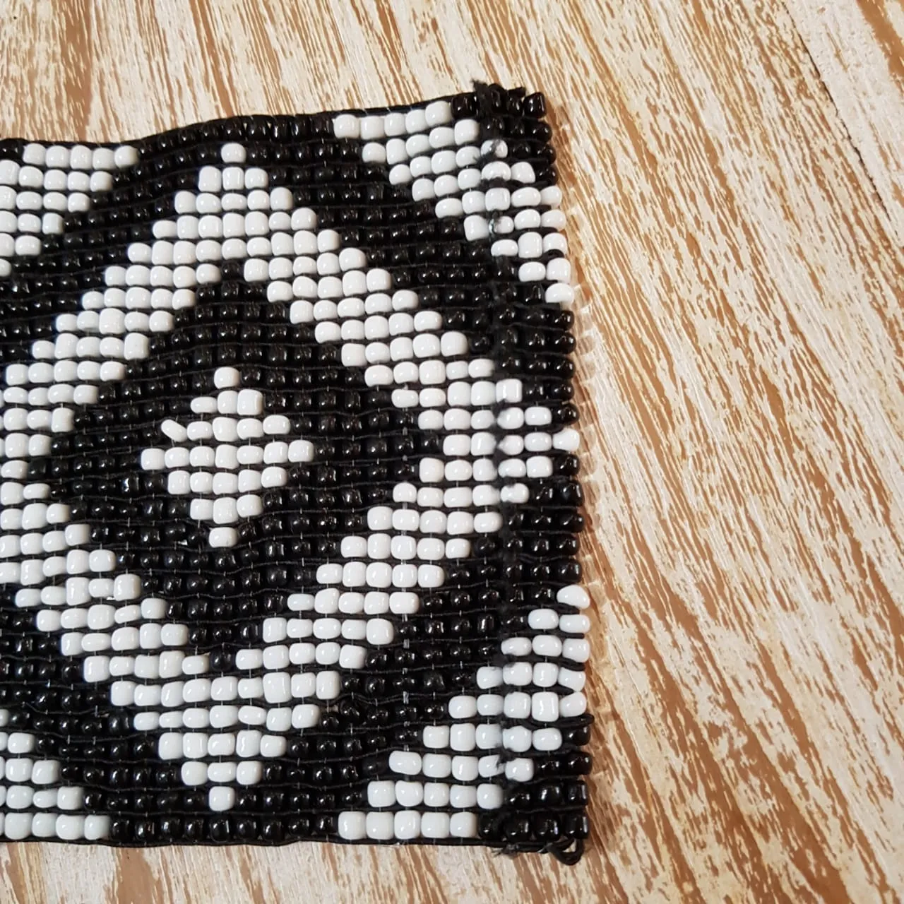 Small Square Beaded Coasters with Diamond Pattern (W)