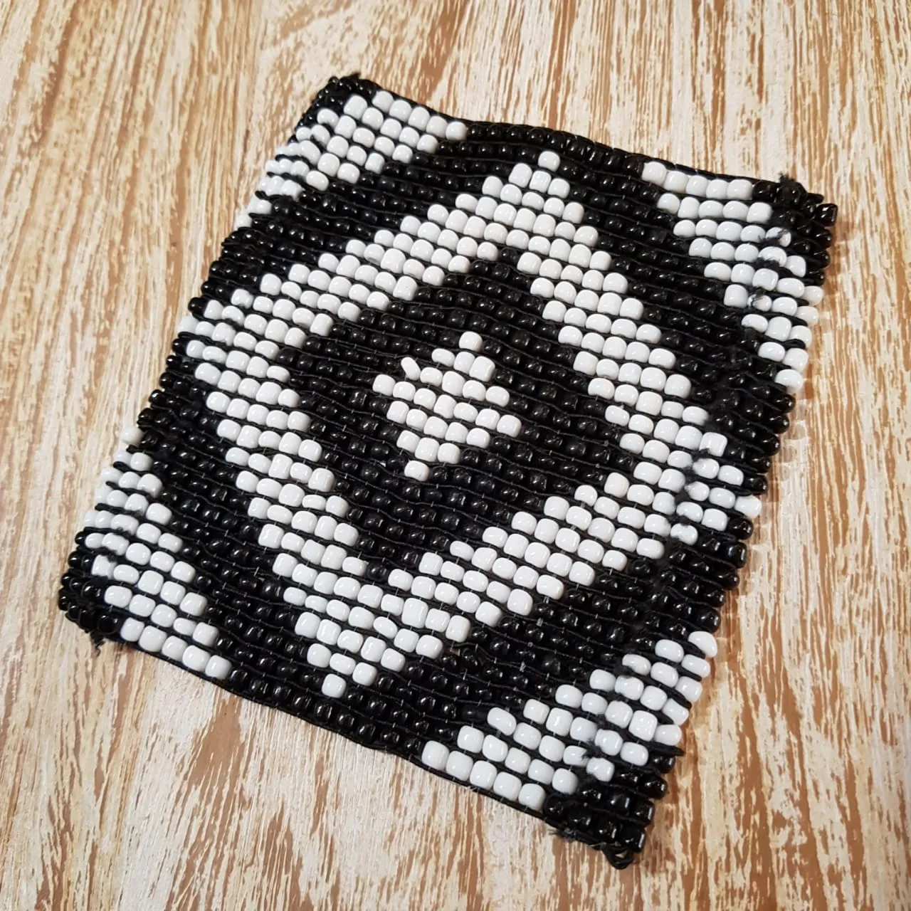 Small Square Beaded Coasters with Diamond Pattern (W)