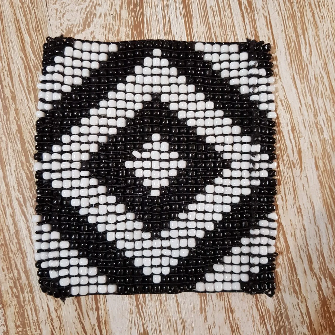 Small Square Beaded Coasters with Diamond Pattern (W)